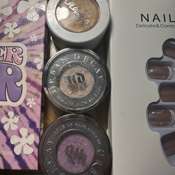 Makeup bundle - Picture 8 of 9
